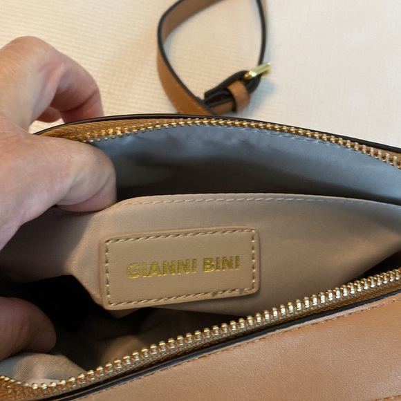 Gianni Bini Small Purse in Brown and golden hardware - Picture 9 of 17